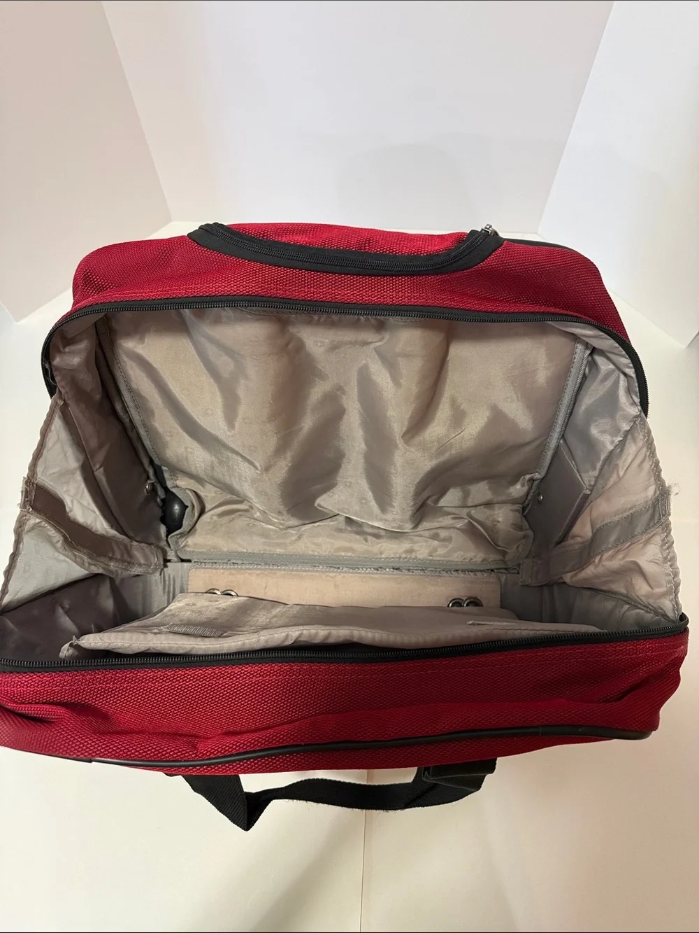 Swiss alps Red Travel Suitcase with Front Pocket and Black Handles